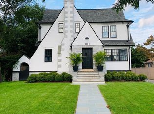 381 Rowland Rd, Fairfield, CT 06824