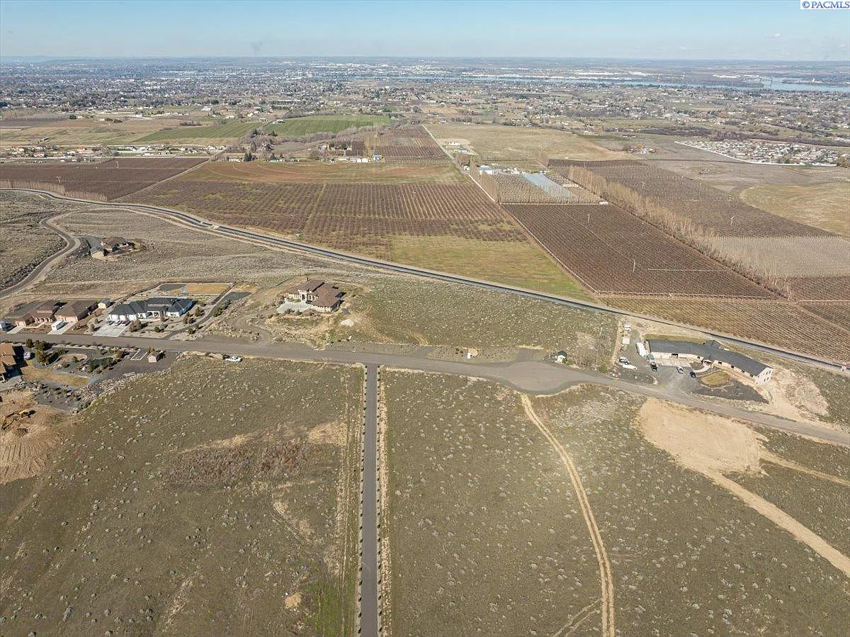 Nka East Pr SE #447 photo 1