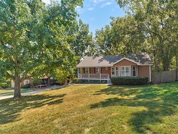 2nd image of 228 E Osage Drive