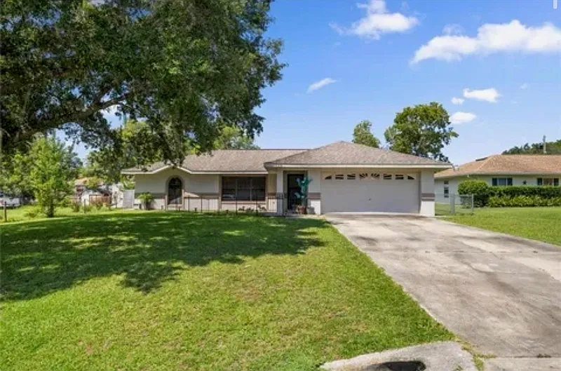 3 bed, 2.0 bath, 1445 sqft, $1,750 — Photo 1
