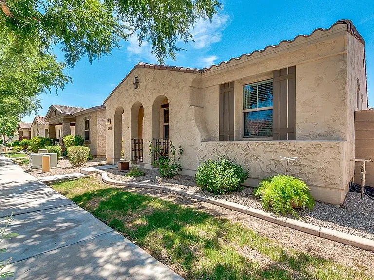 3487 E Windsor Dr — Photo 3