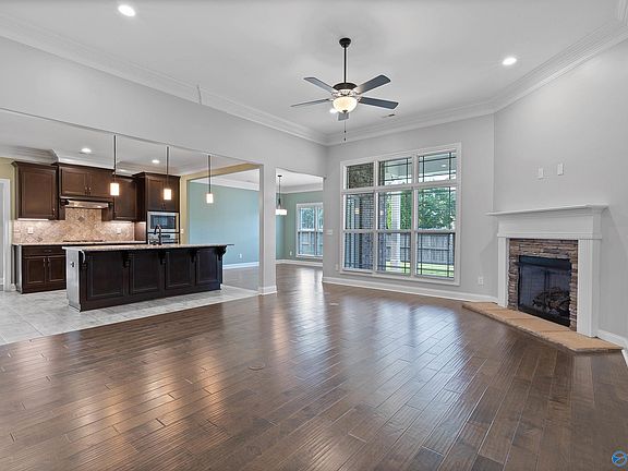 4th image of 7001 Willow Bend Cir SE