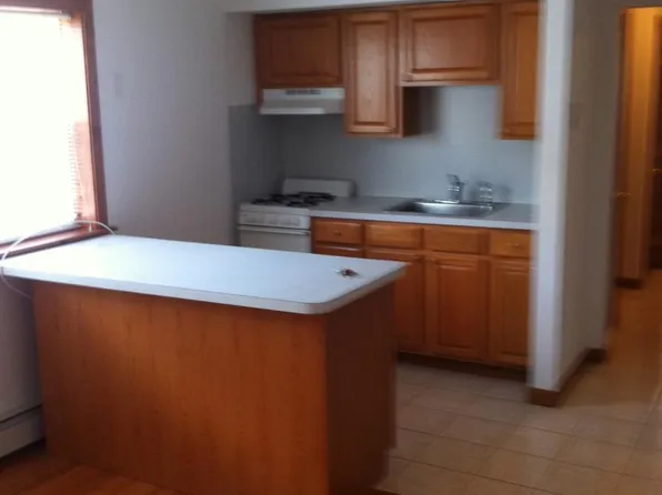 35 School St Floor 2, Hamden, CT 06518