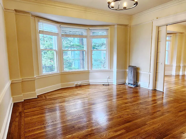 834 Bush St — Photo 1