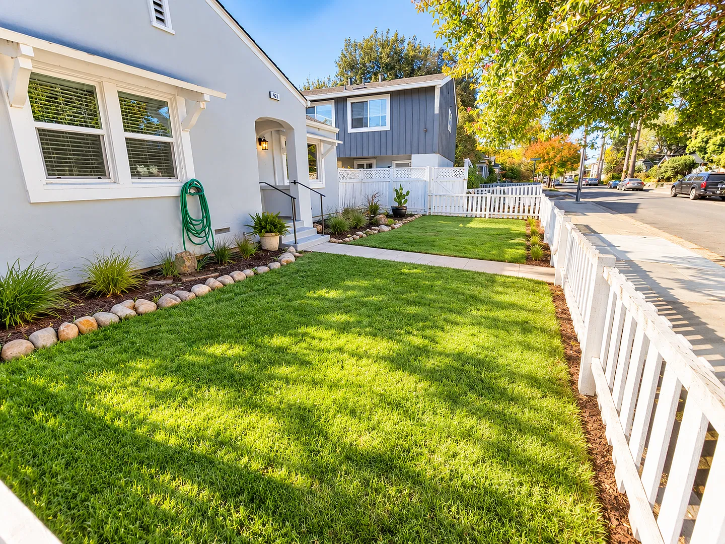 Santa Rosa Single-Level Detached Home with central AC, In-home Laundry and Yard — Photo 2