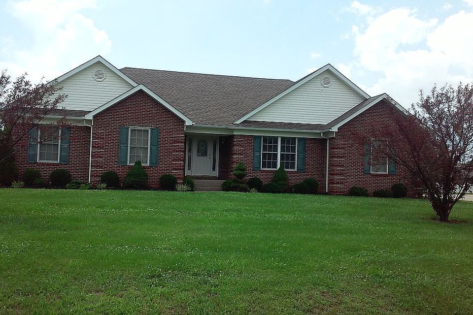 1st image of 128 Creekside Dr