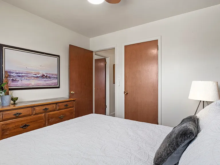 2215 E San Miguel St — Photo 6