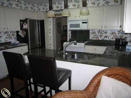 5th image of 1126 Meadowglen Ct