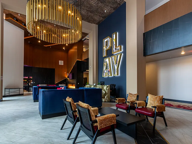 Mckenzie | Luxury Lobby