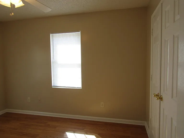 208 Largo Ct — Photo 3