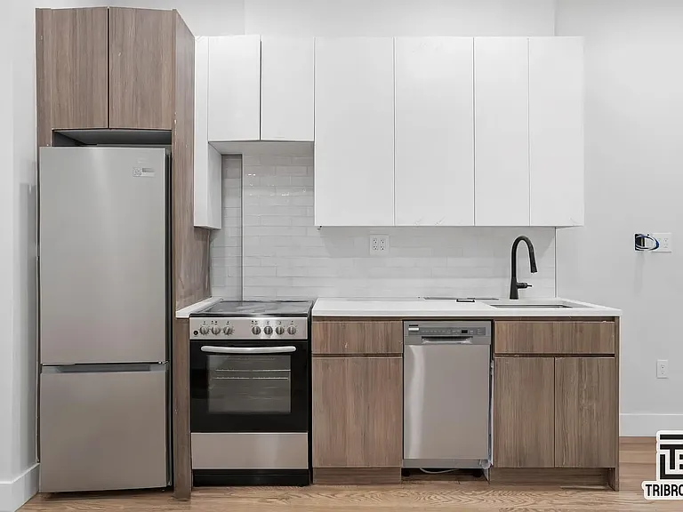 802 Lafayette Ave #2D — Photo 2