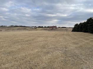 3049 E Lakeside Rd, Jamestown, ND 58401