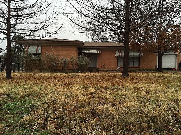 Cute mid-century 3-1 brick