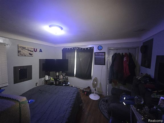 2nd image of 5555 Neff Ave