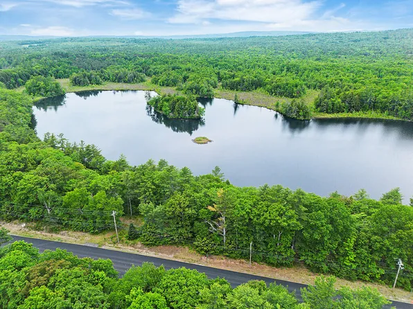 915 Augusta Road, Belgrade, ME 04917