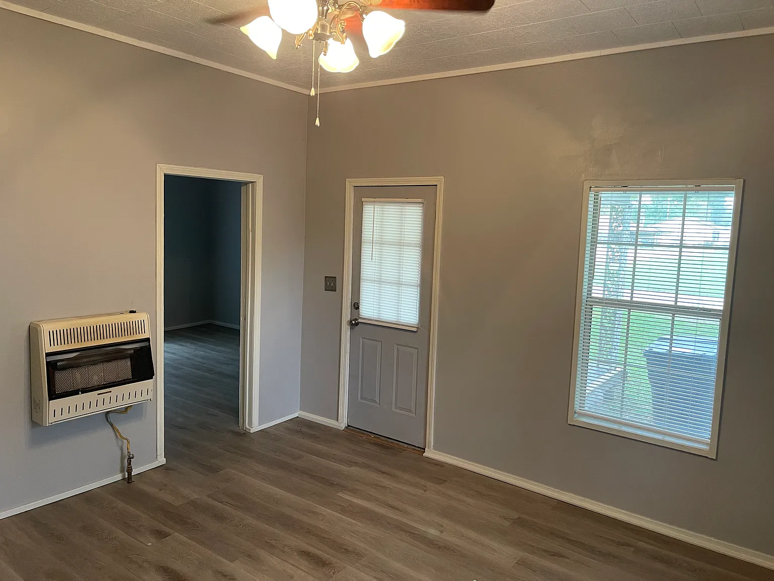 603 W Hazel St — Photo 3