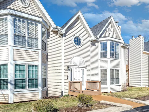 1516 Whispering Creek Dr APT C, Ballwin, MO 63021