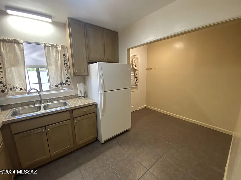 1529 N Dodge Blvd — Photo 10