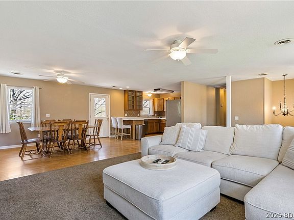 3rd image of 103 Dogwood Dr