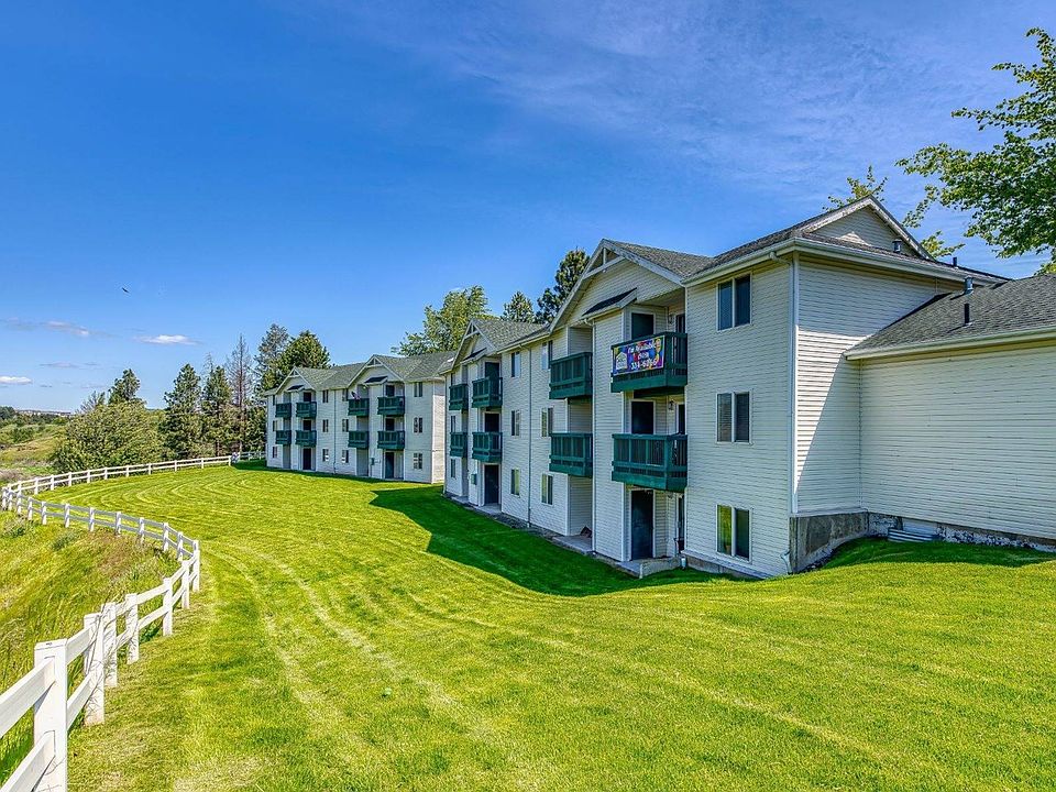 Plenty of Greenspace & Beautiful Views
