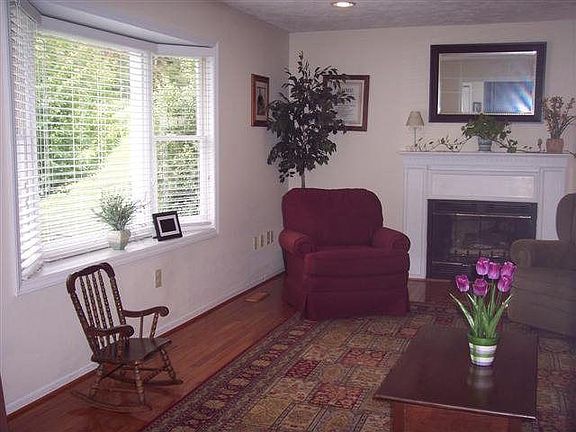 3rd image of 17703 Mahogany Dr