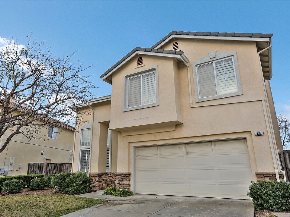 1st image of 672 Freesia Dr