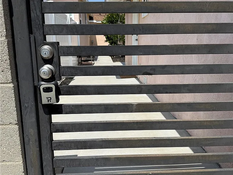 6144 Fair Ave — Photo 5