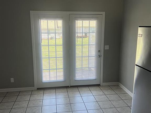 3rd image of 34 Vassar Dr