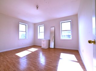 2347 S 8th St #2, Philadelphia, PA 19148