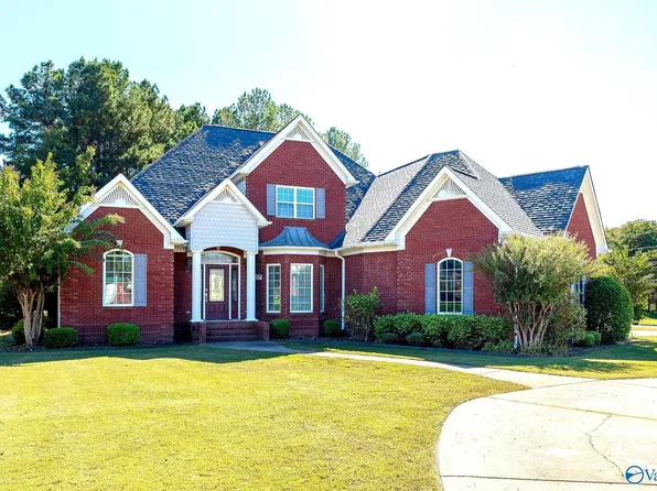 17294 Hubert St, Athens, AL 35611