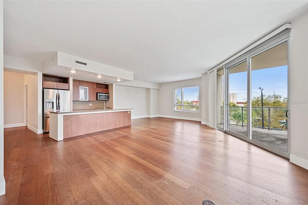 912 Channelside Dr — Photo 4