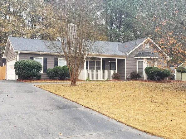 555 Fawn Ln, Loganville, GA 30052