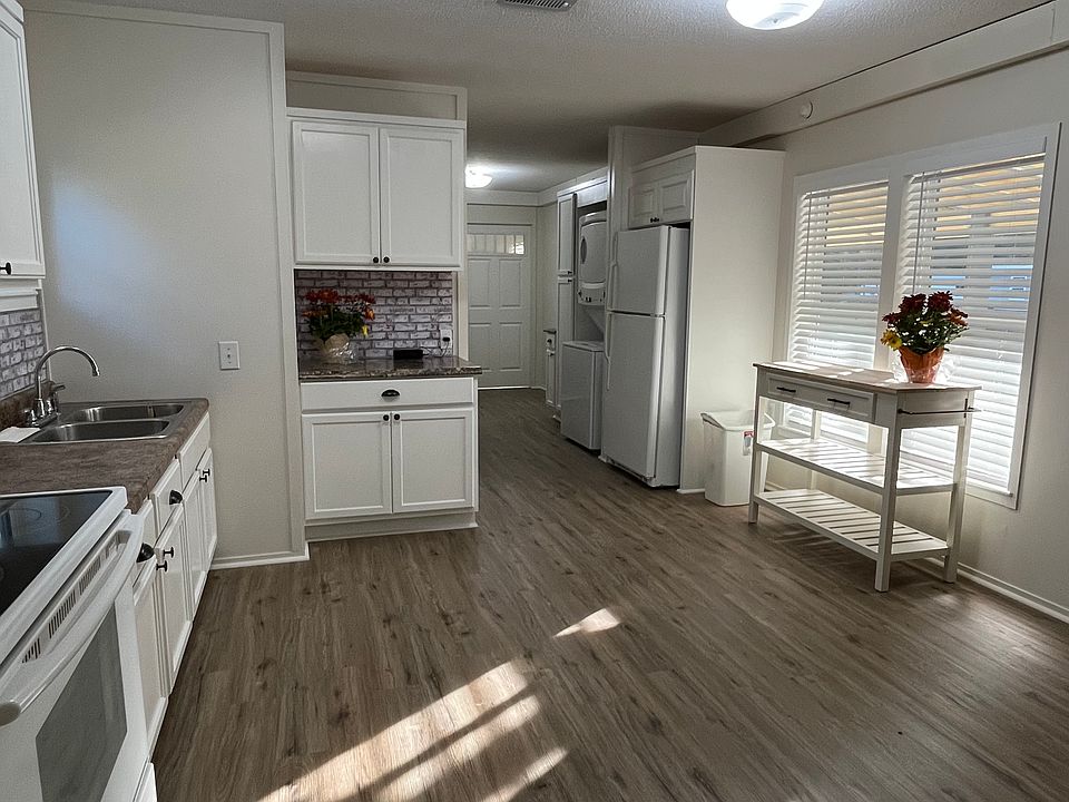 Kitchen & Living Space