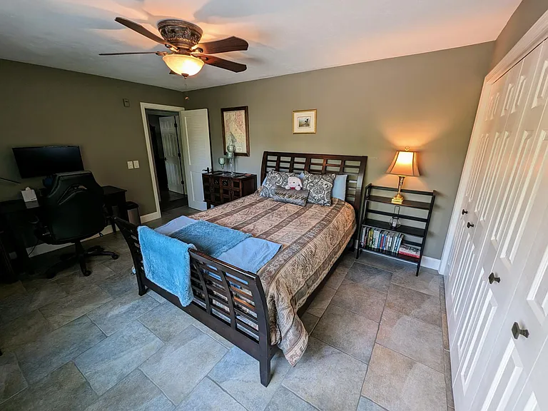 Secondary Bedroom/Office