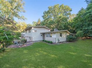 8 Hidden Valley Dr, Suffern, NY 10901