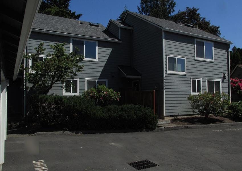 1st image of 20474 SW Rosa Dr