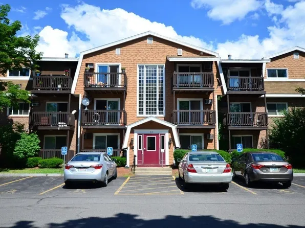 210 Brook Village Rd APT 13, Nashua, NH 03062