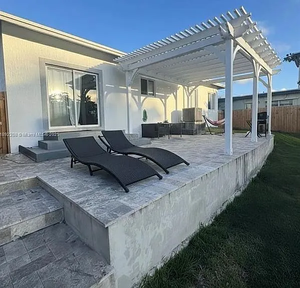 655 NW 24th Ave — Photo 10