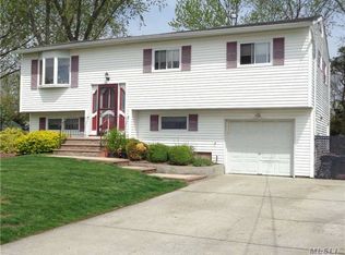 507 Hawkins Rd, Selden, NY 11784