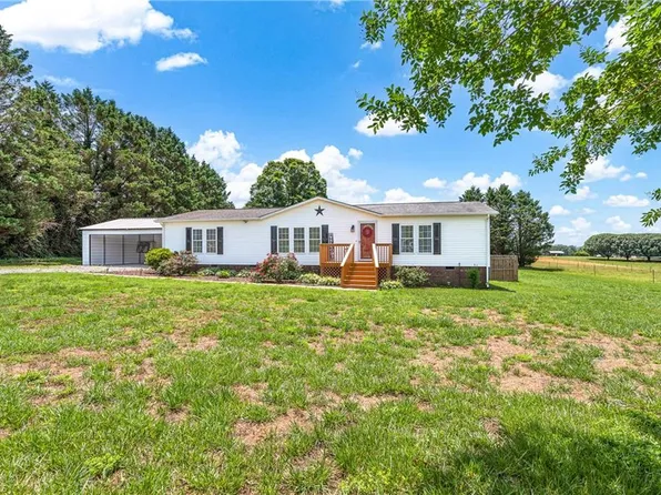 1008 Pine Ridge Dr, Hamptonville, NC 27020