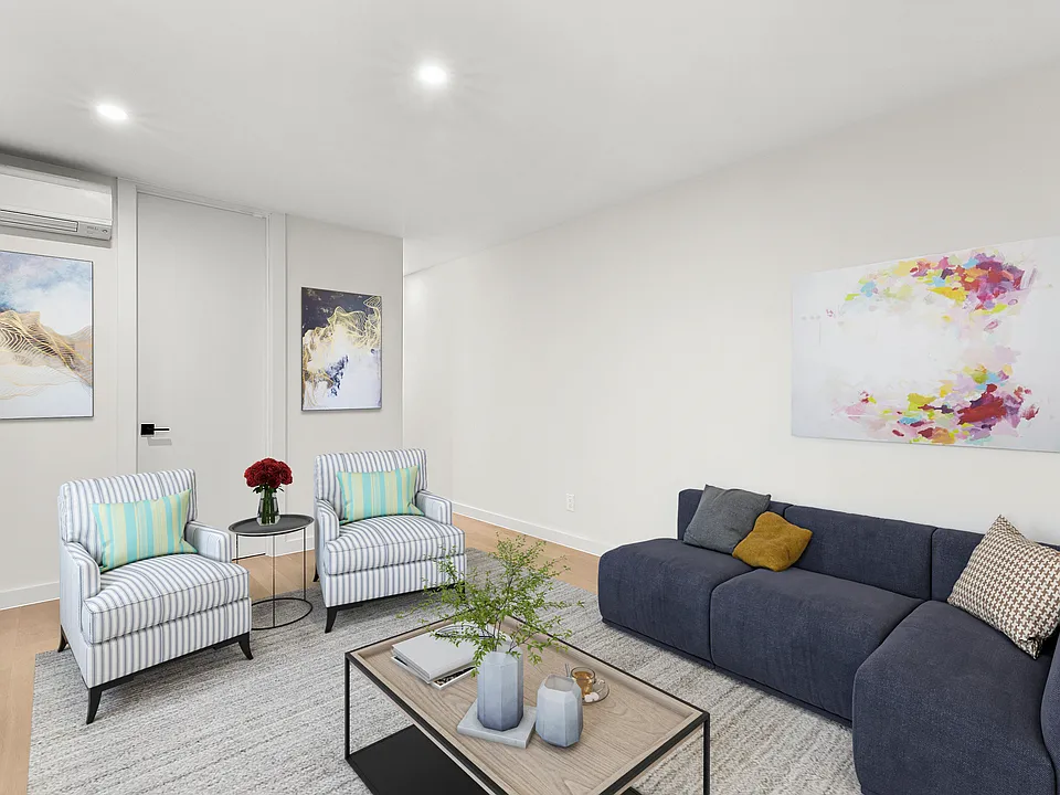 54-07 Roosevelt Ave #3R