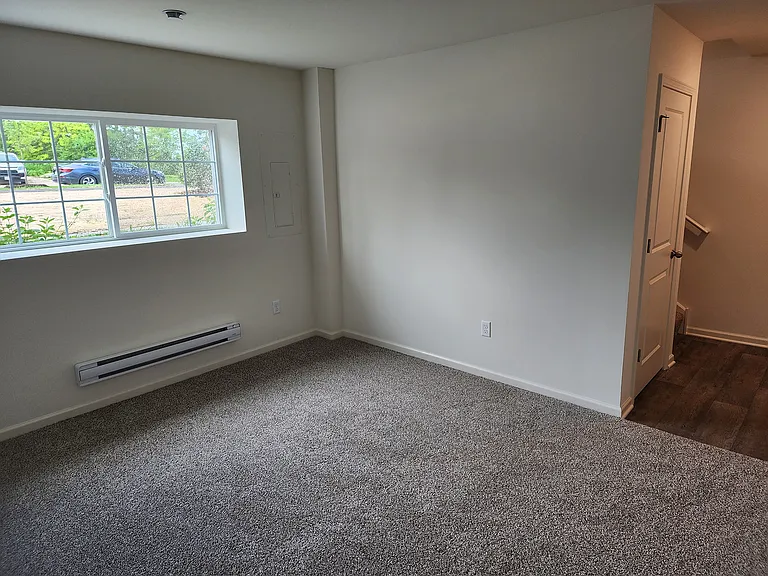 1537 Yosemite Way — Photo 10