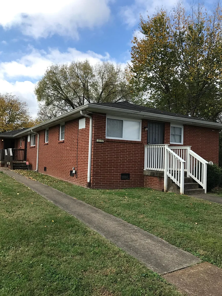 Solid, quiet building - 1037 31st Ave N #A