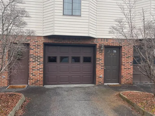 103 Autumn Creek Ln, Johnson City, TN 37615