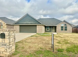 3532 Overland Dr, Durant, OK 74701