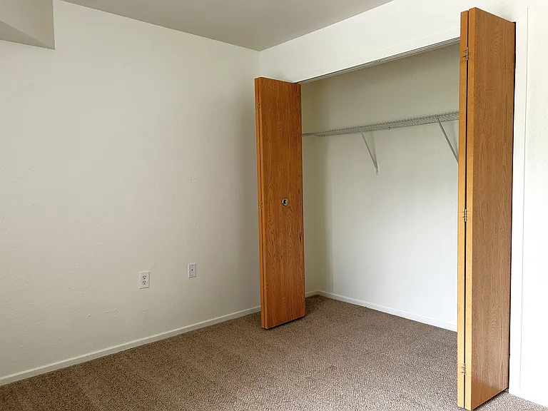 Windsor Place Apartments — Photo 100
