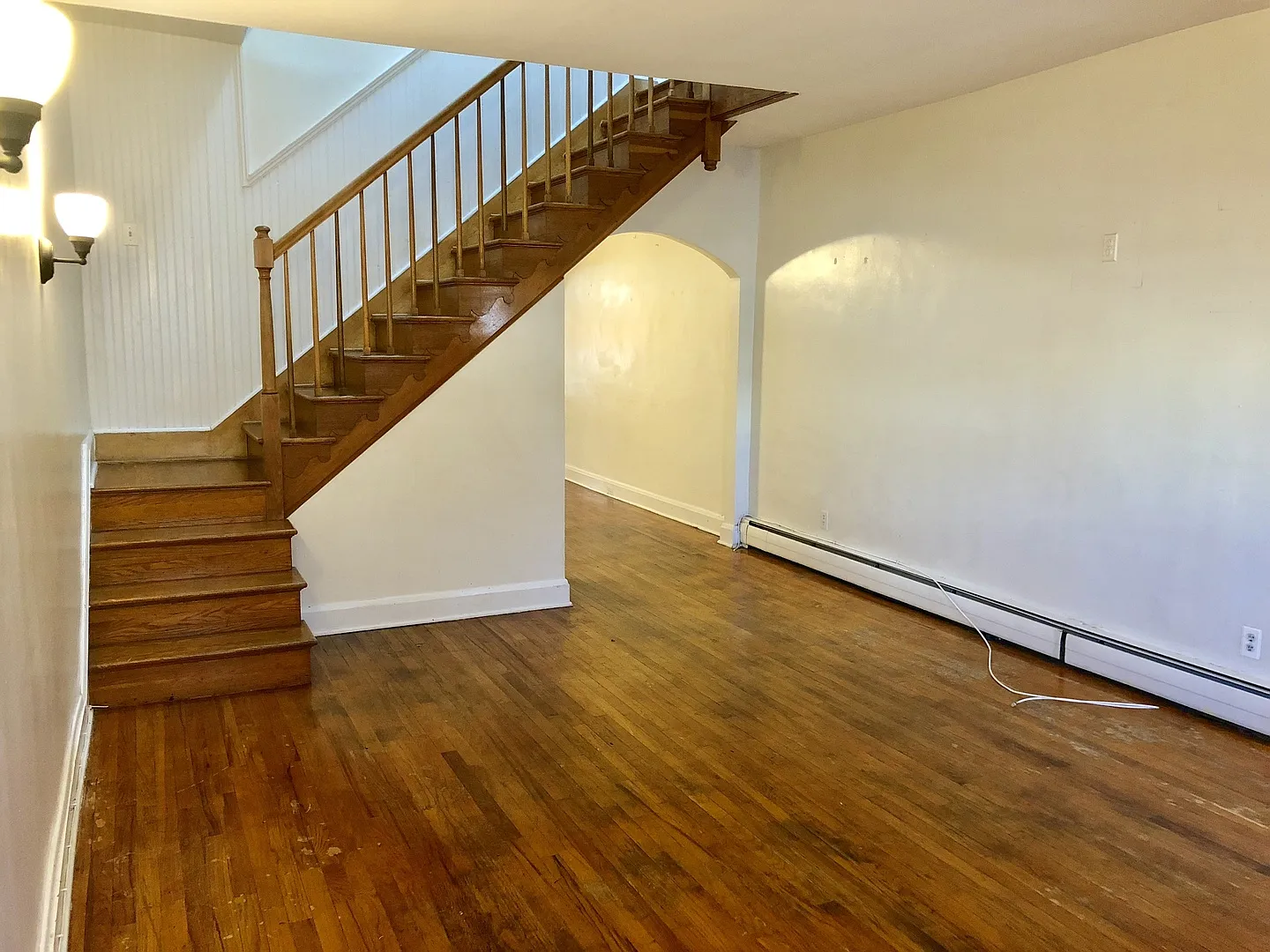 Charming 3BD/1BA Townhome in Hampden with Back Porch & Fenced Yard! — Photo 3