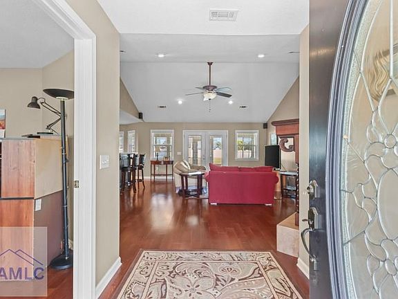 4th image of 143 Caleb Cir
