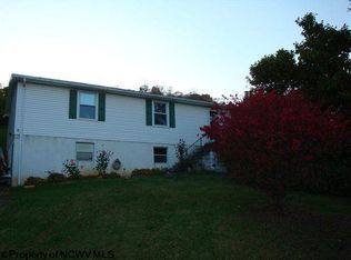 2118 E Grafton Rd, Fairmont, WV 26554