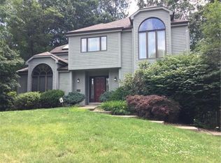 10146 Woodbury Dr, Wexford, PA 15090